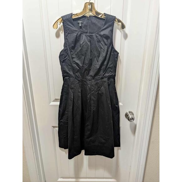 Talbots Black Sleeveless Classic A Line Dress Pleated w Pockets Size 6P Cocktail - Picture 1 of 8